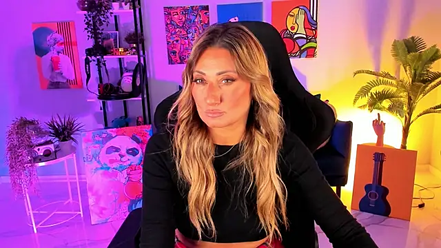 SarahAlluring online show from October 2025 01:31:01 PM