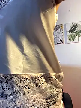 Snapshot of Milabrown_ chatting on September 2025 09:52:02 PM Milabrown online show from September 2025 09:52:02 PM