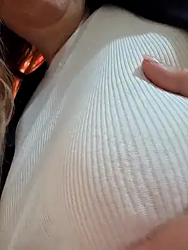 Irina3718 online show from April 2026 01:49:01 PM