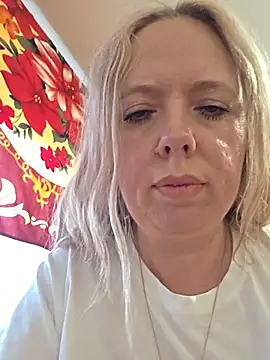 Irina3718 online show from July 2026 03:25:01 PM