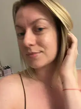 AnnastasiaMills online show from April 2026 06:21:01 PM