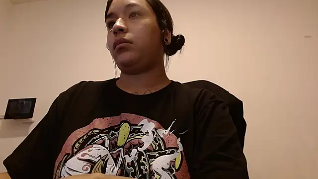 IsisBathory online show from March 2025 03:31:01 PM