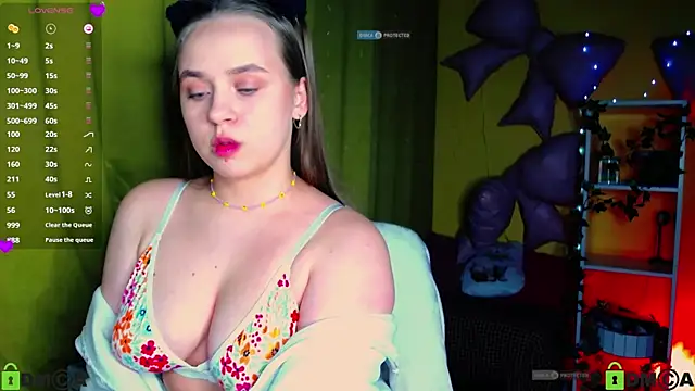 Lilysweet13 online show from April 2026 06:32:02 PM