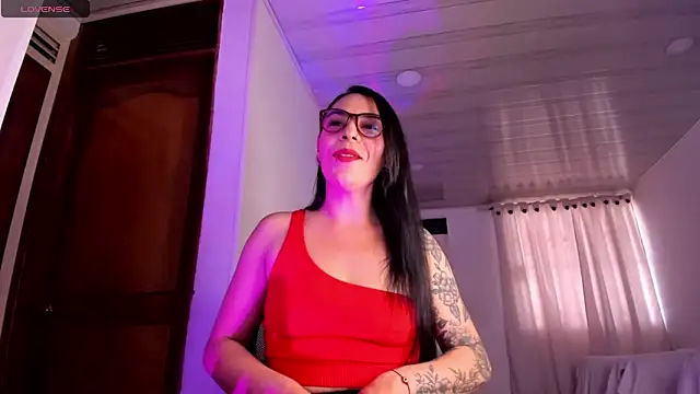 Snapshot of mia_velvet1 chatting on May 2026 12:46:01 PM mia velvet1 online show from May 2026 12:46:01 PM
