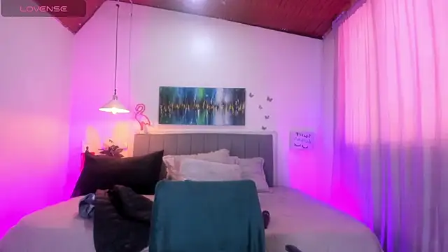 Rose Thompson1 online show from April 2026 01:26:01 PM