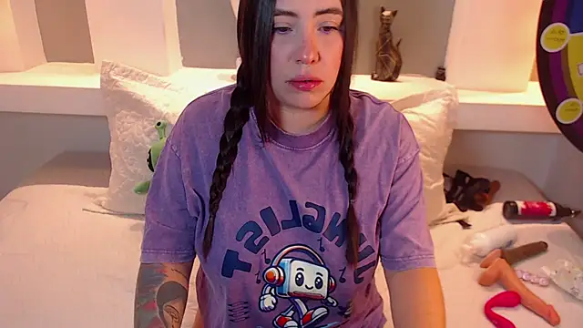 Snapshot of milu_w4llace chatting on September 2025 12:14:01 AM milu w4llace online show from September 2025 12:14:01 AM