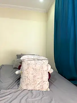 Snapshot of Ivelleee_ chatting on September 2025 11:05:02 PM Ivelleee online show from September 2025 11:05:02 PM