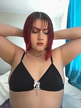 Snapshot of Ivelleee_ chatting on October 2025 09:00:02 PM Ivelleee online show from October 2025 09:00:02 PM