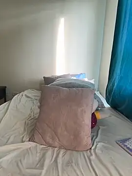 Snapshot of Ivelleee_ chatting on October 2025 09:35:01 PM Ivelleee online show from October 2025 09:35:01 PM