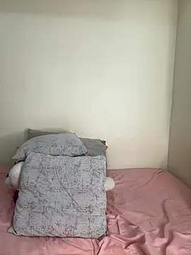 Snapshot of Ivelleee_ chatting on November 2025 09:35:02 PM Ivelleee online show from November 2025 09:35:02 PM