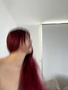 Ivelleee  online show from April 2026 07:58:02 PM