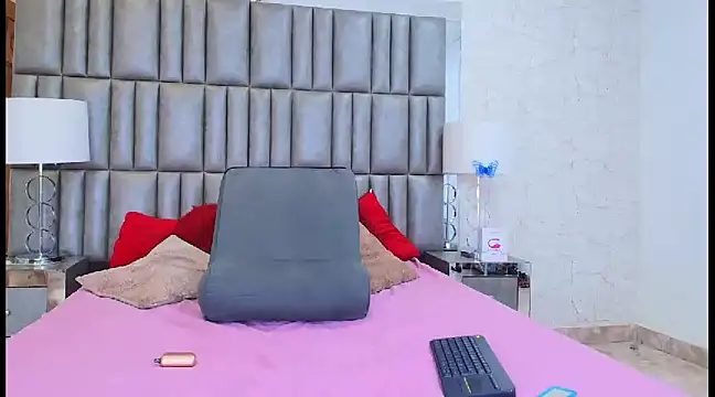 CamilaJohnston online show from March 2025 08:21:01 PM