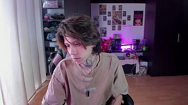 xIce Boy online show from April 2026 08:34:02 PM