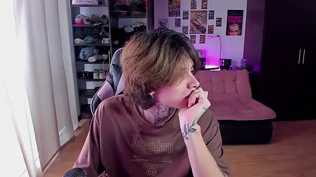 xIce Boy online show from April 2026 06:20:01 PM