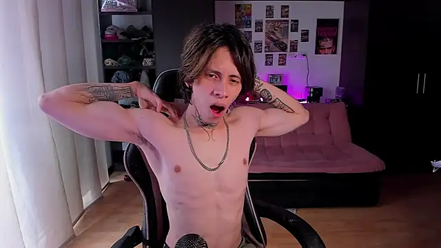 xIce Boy online show from April 2026 08:12:02 PM