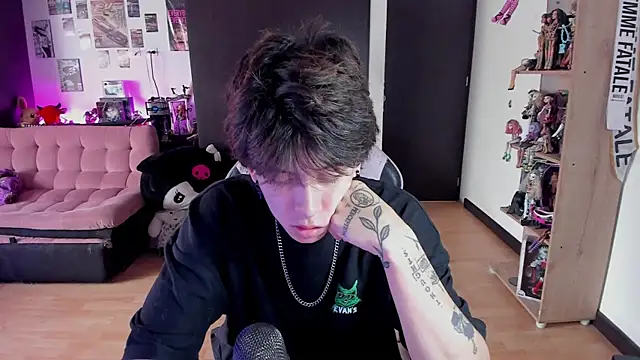 xIce Boy online show from June 2026 01:33:01 PM
