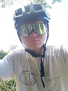 JuanMaty online show from November 2025 05:41:01 PM