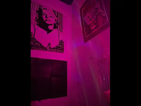 Snapshot of LoganPeny chatting on March 2026 04:46:01 AM LoganPeny online show from March 2026 04:46:01 AM