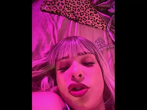 Snapshot of LoganPeny chatting on April 2026 08:23:01 AM LoganPeny online show from April 2026 08:23:01 AM