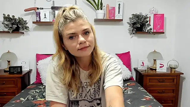 HaleyReedme online show from September 2025 06:14:01 AM