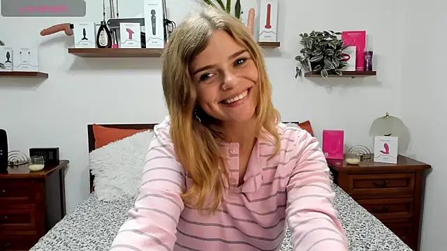 HaleyReedme online show from October 2025 06:58:02 AM
