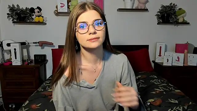 HaleyReedme online show from March 2026 07:49:02 AM