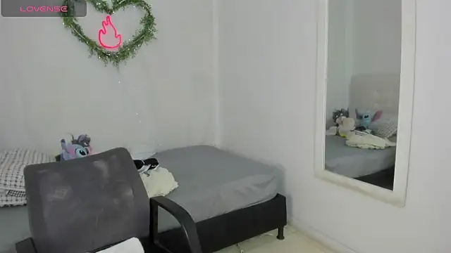 Brithanycullen online show from April 2026 04:12:01 AM