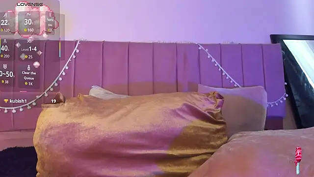 kitty-kryss online show from November 2025 04:17:01 PM