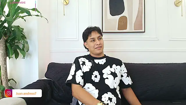 Snapshot of Stone_grey1_ chatting on October 2025 01:25:01 AM Stone grey1 online show from October 2025 01:25:01 AM