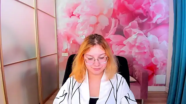 AngelinaLow online show from February 2026 12:38:02 PM