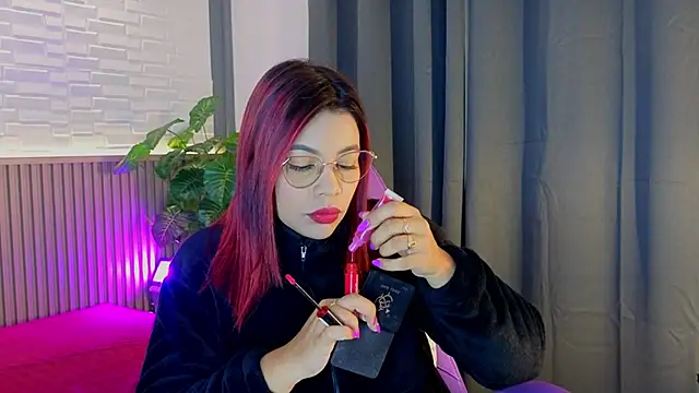 TiffanyWalk online show from October 2025 11:11:01 AM