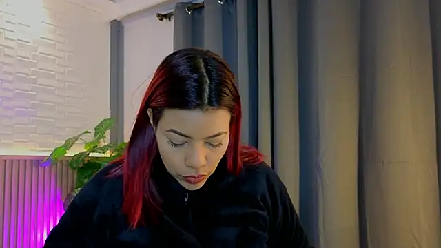 TiffanyWalk online show from October 2025 11:00:02 AM