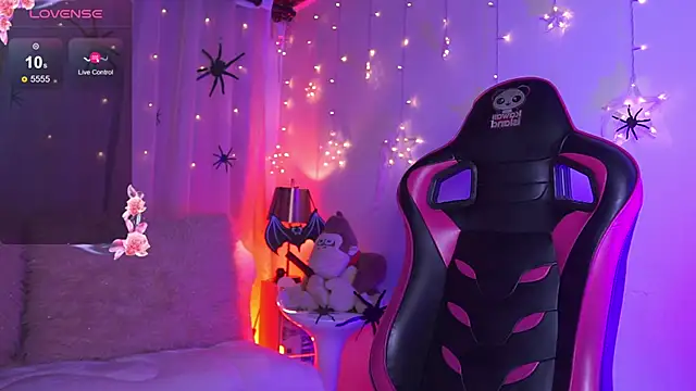 Madison Mayer online show from October 2025 12:41:02 PM