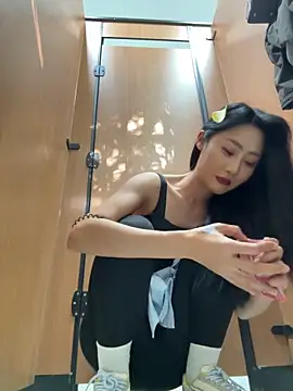 linger-23 online show from April 2026 08:12:02 AM