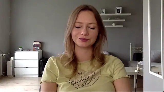 Snapshot of MillieShow chatting on October 2025 02:15:01 PM MillieShow online show from October 2025 02:15:01 PM