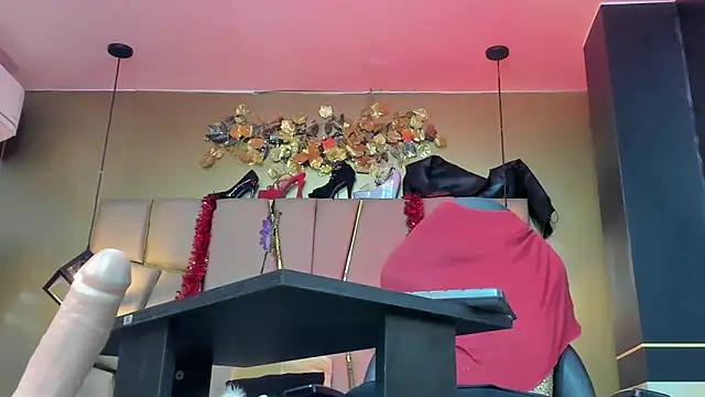 Kendraa Hot online show from February 2026 11:54:01 PM