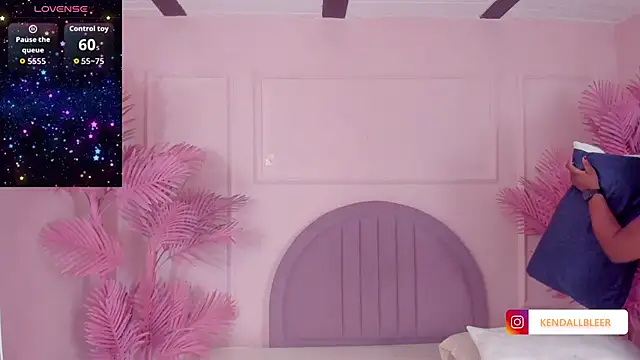 Kendallbleer online show from November 2025 02:30:02 PM