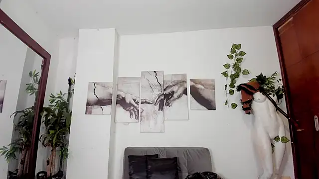 Giotrashy online show from October 2025 07:58:01 PM