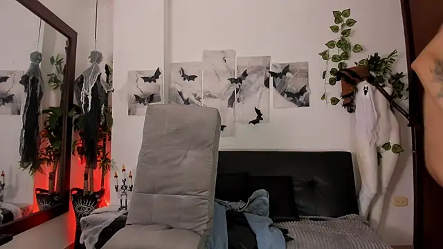 Giotrashy online show from October 2025 07:42:02 PM