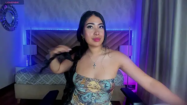 Snapshot of alice_kingsley_ chatting on May 2026 08:38:02 PM alice kingsley online show from May 2026 08:38:02 PM