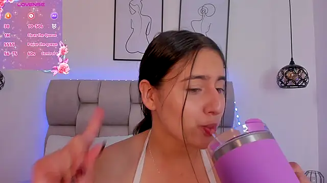 Hanna Evans   online show from January 2026 12:31:01 PM