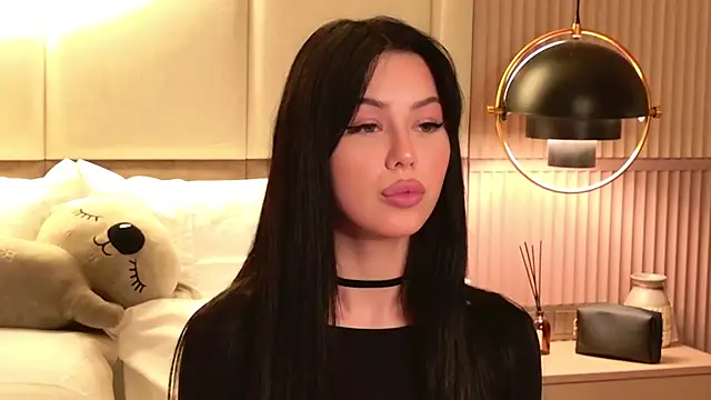 Leya Foxhall online show from November 2025 11:05:02 AM