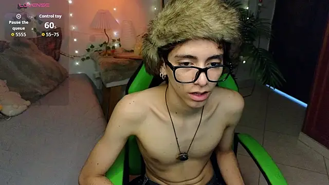 Snapshot of Matty_Sparkk chatting on April 2026 01:09:02 PM Matty Sparkk online show from April 2026 01:09:02 PM