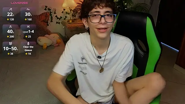 Snapshot of Matty_Sparkk chatting on May 2026 01:38:02 PM Matty Sparkk online show from May 2026 01:38:02 PM