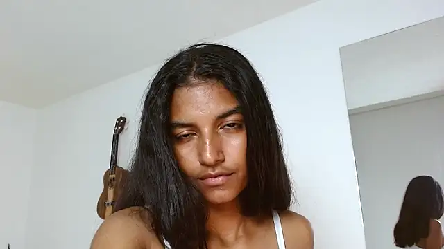 Snapshot of YuliethPetite chatting on March 2025 03:17:02 PM YuliethPetite online show from March 2025 03:17:02 PM