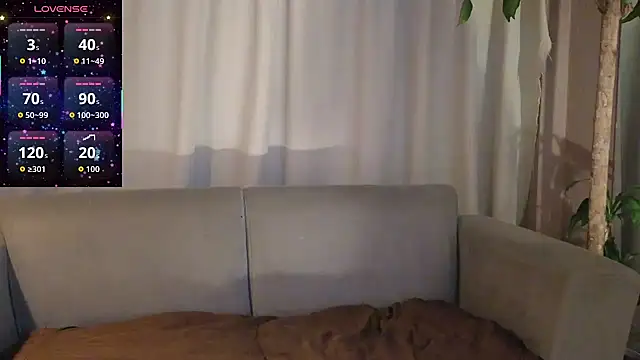 Snapshot of YuliethPetite chatting on February 2026 11:14:02 AM YuliethPetite online show from February 2026 11:14:02 AM