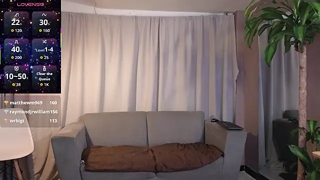 Snapshot of YuliethPetite chatting on February 2026 11:47:02 AM YuliethPetite online show from February 2026 11:47:02 AM