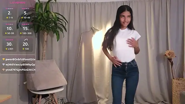 Snapshot of YuliethPetite chatting on February 2026 11:09:02 AM YuliethPetite online show from February 2026 11:09:02 AM