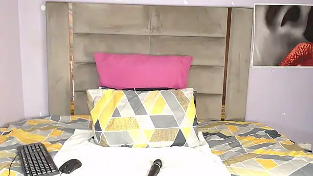 ShyTiny Bae online show from November 2025 08:47:02 AM