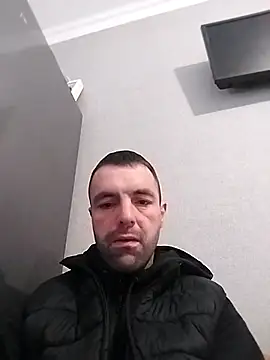 Snapshot of MaksDzubaV chatting on March 2026 06:46:02 AM MaksDzubaV online show from March 2026 06:46:02 AM